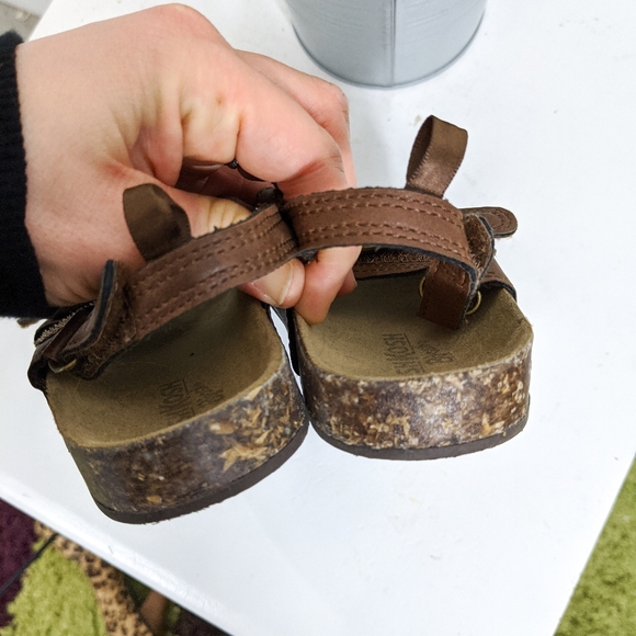 Osh Kosh B'Gosh Brown Buckle Sandals Toddler 8 - Picture 3 of 5